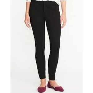 Built-In Sculpt Ponte-Knit Pixie Ankle Pants
